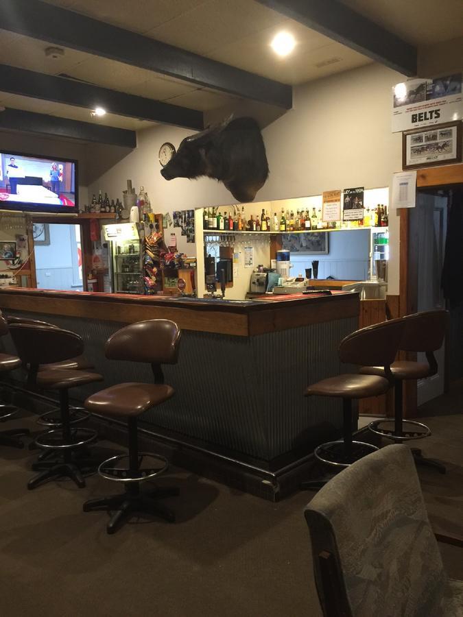 Royal Hotel Snake Valley מראה חיצוני תמונה