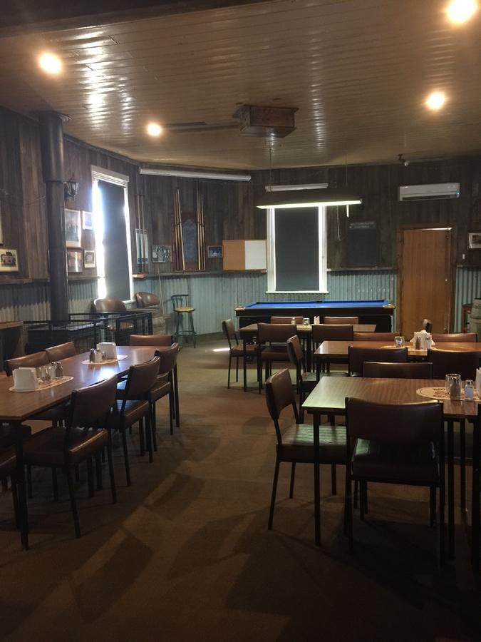 Royal Hotel Snake Valley מראה חיצוני תמונה