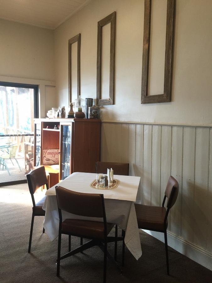 Royal Hotel Snake Valley מראה חיצוני תמונה