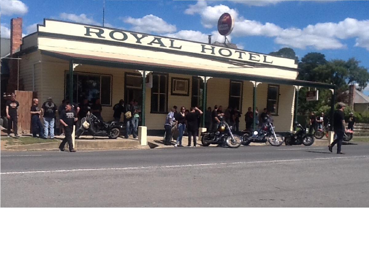 Royal Hotel Snake Valley מראה חיצוני תמונה